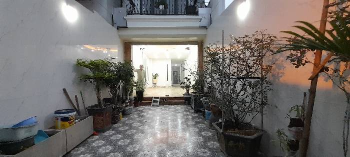 Bán nhà Lĩnh Nam - diện tích 102m2 5 tầng - Ô tô tránh - giá 13 tỷ