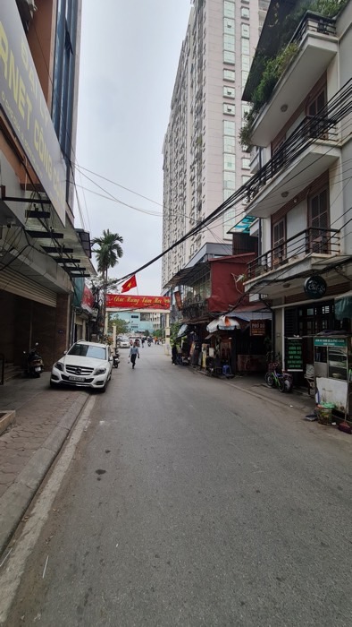 Bán nhà Đê La Thành - diện tích 110m2 4 tầng - Đất vàng giữa lòng Hà Nội - giá 18 tỷ