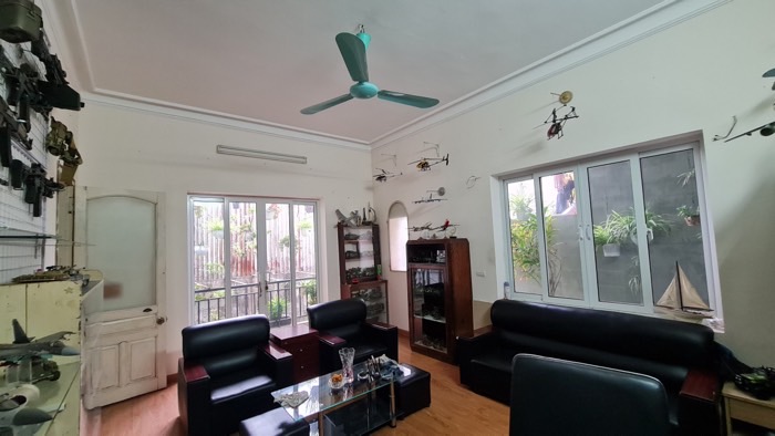 Bán nhà Đê La Thành - diện tích 110m2 4 tầng - Đất vàng giữa lòng Hà Nội - giá 18 tỷ