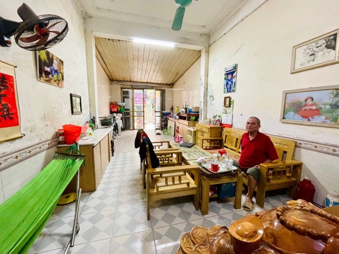 Bán nhà Lê Trọng Tấn - diện tích 86m2 2 tầng - Vỉa hè ô tô tránh - giá 16 tỷ