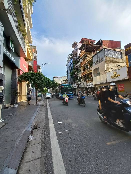 Bán nhà Bạch Mai - diện tích 12.2m2 1 tầng - MẶT PHỐ TO - VỈA HÈ RỘNG - KINH DOANH SẦM UẤT - giá 8,5 tỷ