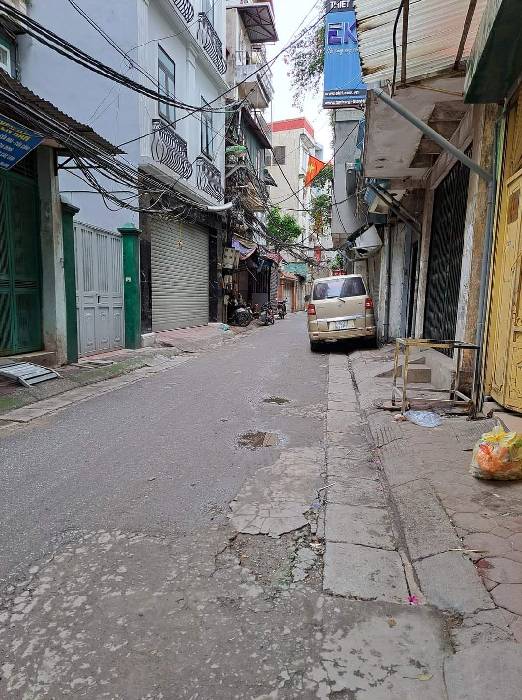 Bán nhà Đê Tô Hoàng - diện tích 50m2 4 tầng - gần đường ô tô đỗ - giá 12,2 tỷ