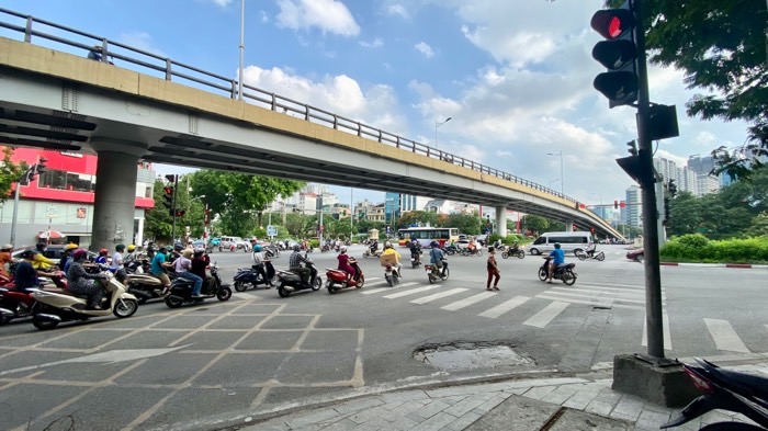 Bán nhà Láng Hạ - diện tích 32m2 3 tầng - Mặt phố kinh doanh - giá 10,5 tỷ