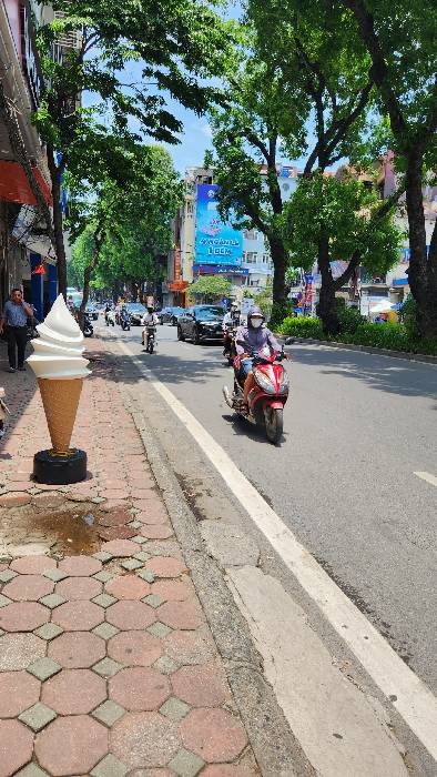 Bán nhà Đường Láng - diện tích 61m2 7 tầng - Mặt phố lô góc, kinh doanh đỉnh - giá 24,5 tỷ