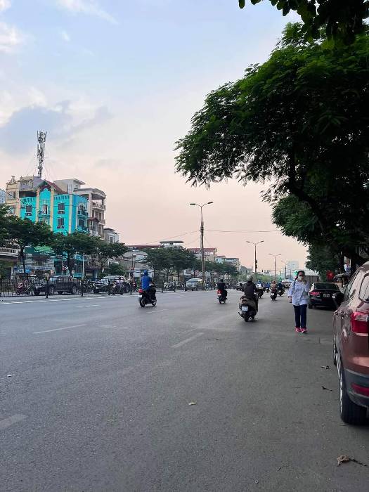 Bán nhà Ngọc Hồi - diện tích 136m2 4 tầng - Mặt tiền rộng hiếm - giá 24 tỷ