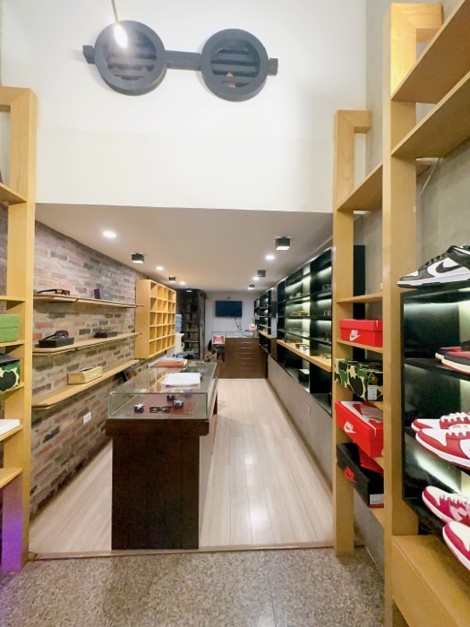 Bán nhà Bà Triệu - diện tích 22m2 2 tầng - Bán nhà mặt phố tầng 2 và 3 phố Bà Triệu, kinh doanh kính và phụ kiện thời trang - giá 7,5 tỷ