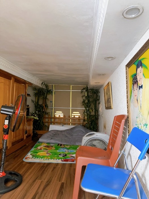 Bán nhà Bà Triệu - diện tích 22m2 2 tầng - Bán nhà mặt phố tầng 2 và 3 phố Bà Triệu, kinh doanh kính và phụ kiện thời trang - giá 7,5 tỷ