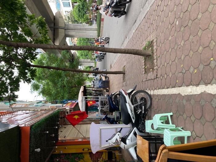 Bán nhà Hào Nam - diện tích 21m2 7 tầng - Khu vực kinh doanh sầm uất - giá 15,5 tỷ