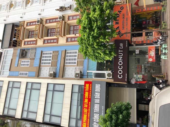 Bán nhà Hào Nam - diện tích 21m2 7 tầng - Khu vực kinh doanh sầm uất - giá 15,5 tỷ