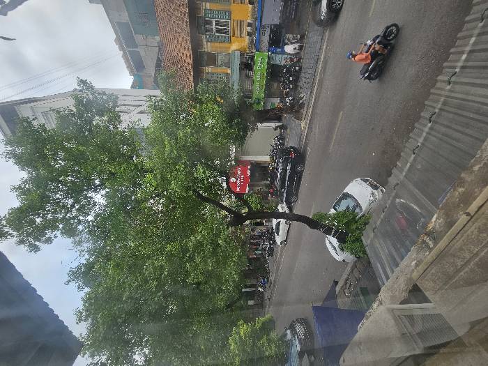 Bán nhà Lê Văn Hưu - diện tích 93m2 2 tầng - Nhà đẹp hiếm có - giá 23 tỷ