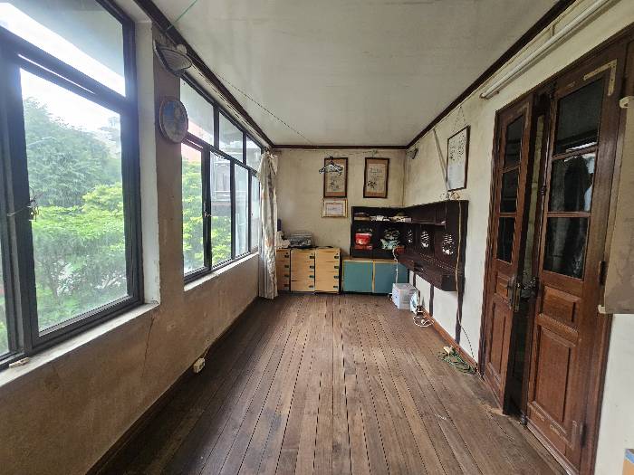 Bán nhà Lê Văn Hưu - diện tích 93m2 2 tầng - Nhà đẹp hiếm có - giá 23 tỷ