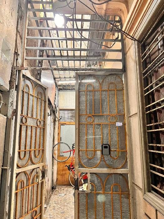 Bán nhà Trần Quý Cáp - diện tích 41m2 6 tầng - Cách mặt phố 20m - giá 7,5 tỷ