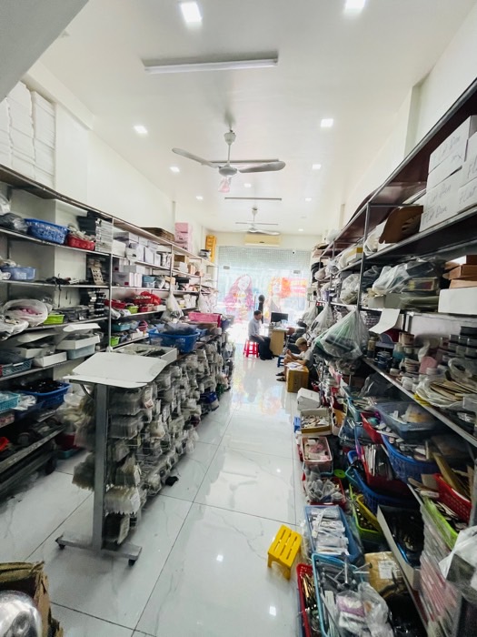 Bán nhà Thái Thịnh - diện tích 54m2 6 tầng - Mặt phố vỉa hè - giá 20 tỷ