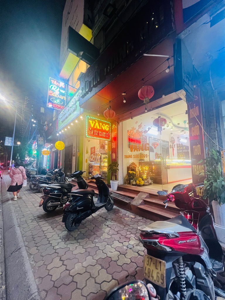 Bán nhà Lê Văn Lương - diện tích 42m2 2 tầng - Mặt phố VIP hiếm nhà bán - giá 18,5 tỷ