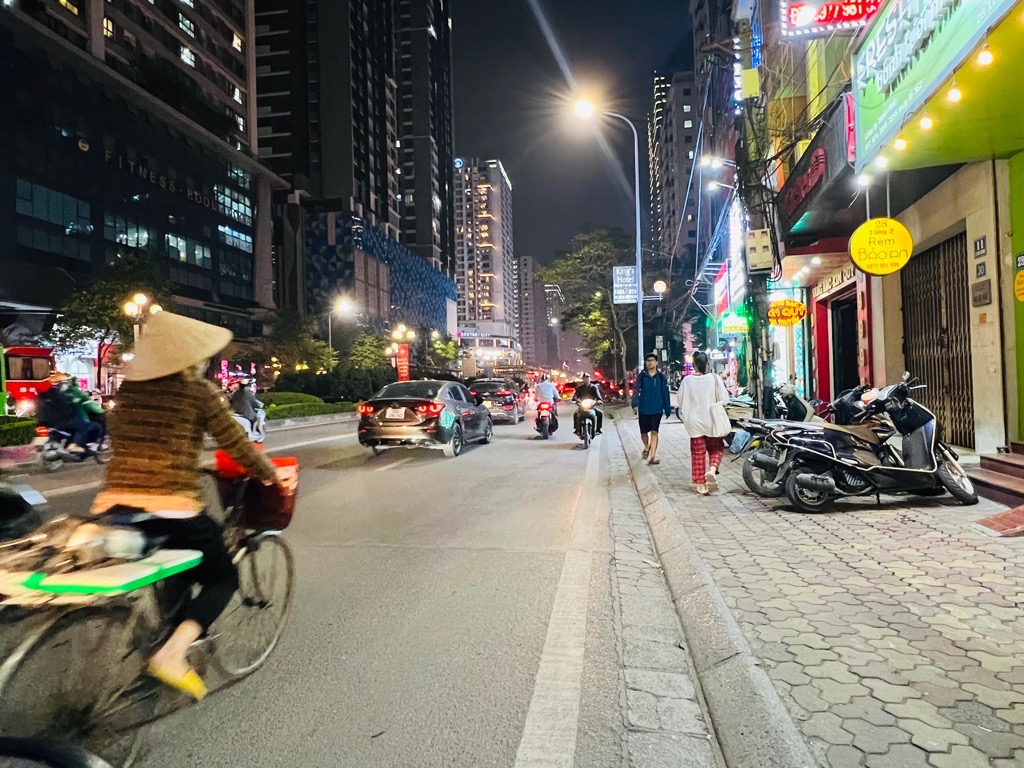 Bán nhà Lê Văn Lương - diện tích 42m2 2 tầng - Mặt phố VIP hiếm nhà bán - giá 18,5 tỷ