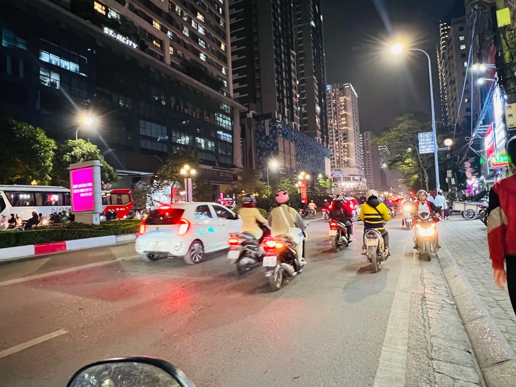 Bán nhà Lê Văn Lương - diện tích 42m2 2 tầng - Mặt phố VIP hiếm nhà bán - giá 18,5 tỷ