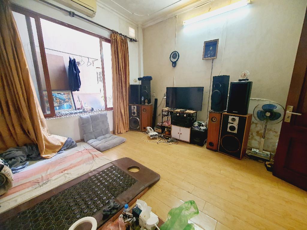 Bán nhà Nguyễn Đình Chiểu - diện tích 38m2 4 tầng - nhà đẹp hiếm có - giá 8,8 tỷ