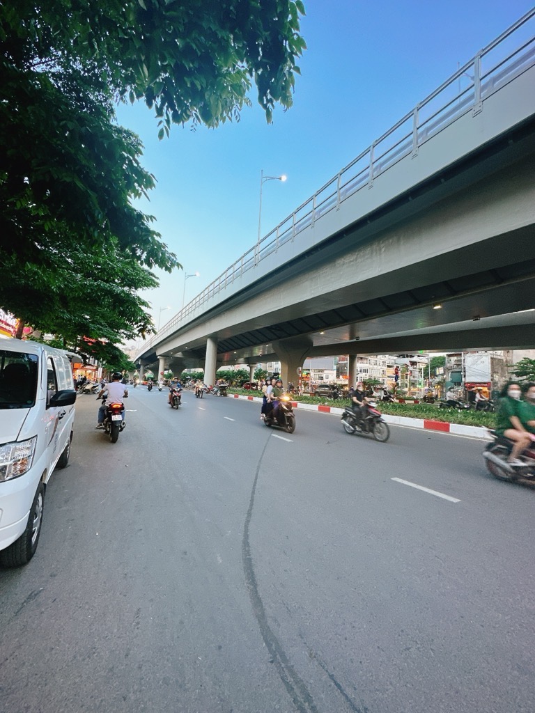 Bán nhà Đại La - diện tích 36m2 1 tầng - Mặt phố kinh doanh sầm uất - giá 9,3 tỷ