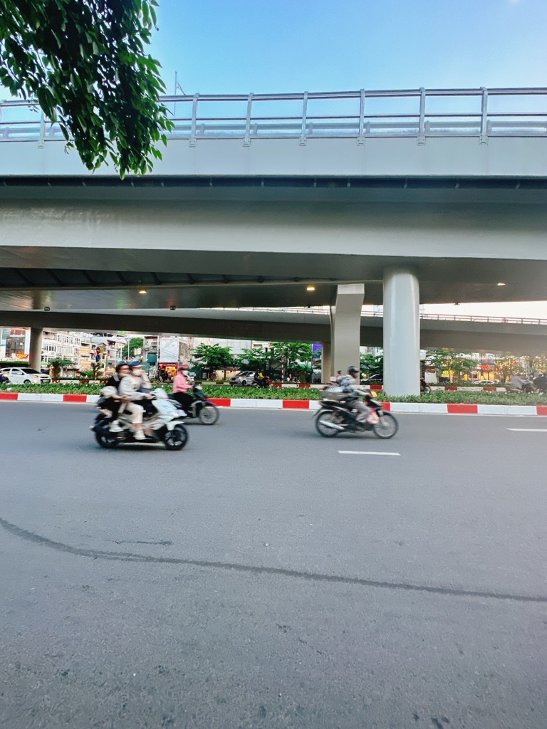 Bán nhà Đại La - diện tích 36m2 1 tầng - Mặt phố kinh doanh sầm uất - giá 9,3 tỷ