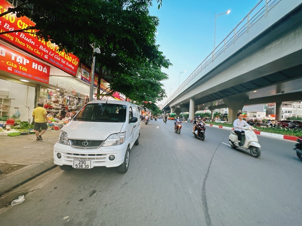 Bán nhà Đại La - diện tích 36m2 1 tầng - Mặt phố kinh doanh sầm uất - giá 9,3 tỷ