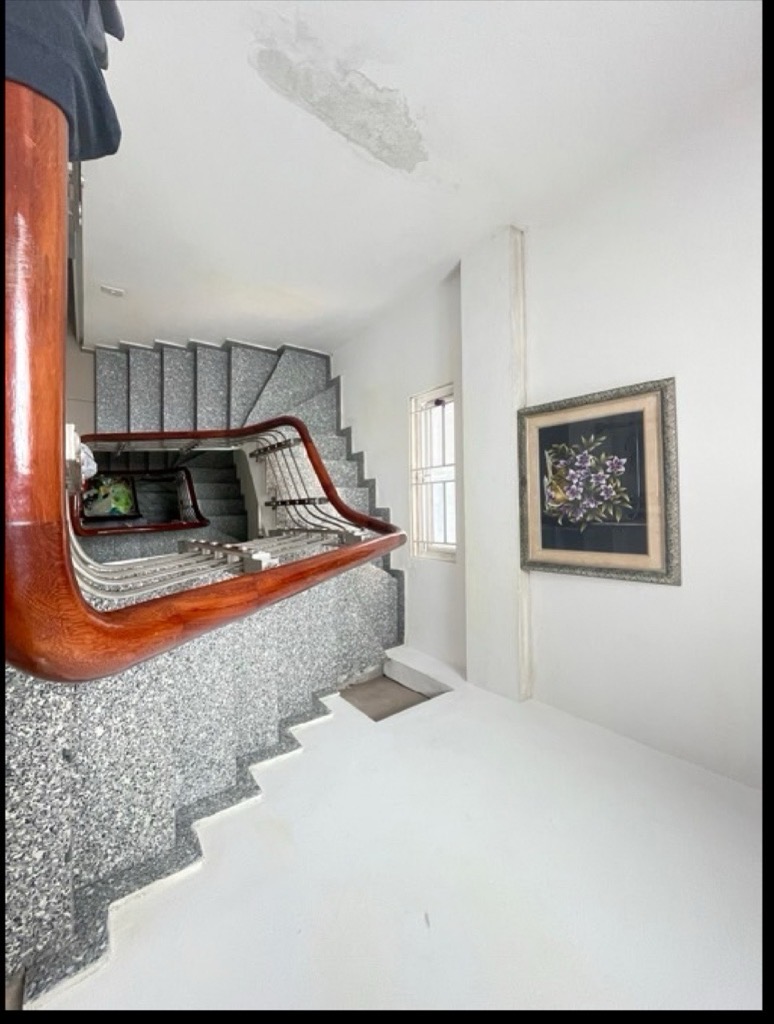 Alternative view of Bán nhà Nguyễn Văn Cừ 40m2 x 4 tầng, Q. Long Biên - Giá 16,6 tỷ