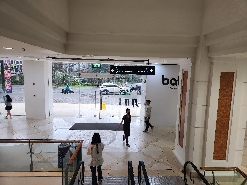 Bán nhà Nguyễn Trãi - diện tích 122.1m2 1 tầng - Sàn thương mại siêu VIP - giá 18 tỷ