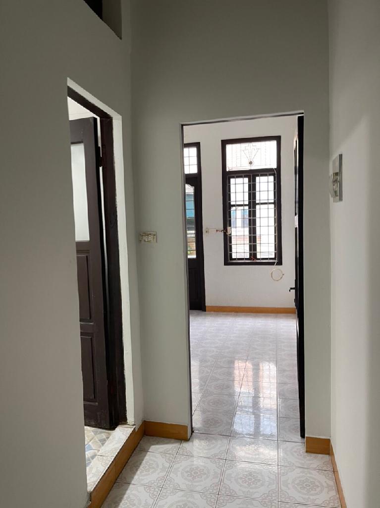 Bán nhà Hoàng Văn Thái - diện tích 33m2 4 tầng - Ô tô tránh - giá 13,2 tỷ