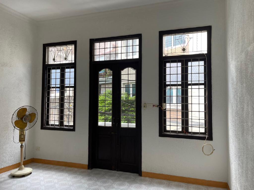 Bán nhà Hoàng Văn Thái - diện tích 33m2 4 tầng - Ô tô tránh - giá 13,2 tỷ