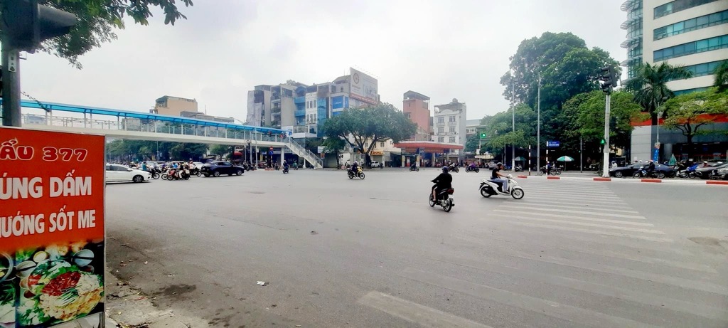 Bán nhà Trần Khắc Chân - diện tích 74m2 1 tầng - mặt phố - giá 11,5 tỷ