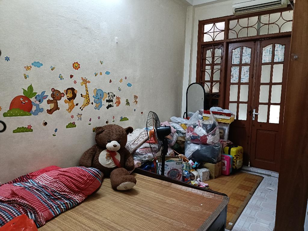 Bán nhà Định Công - diện tích 31,6m2 4 tầng - nhà mặt ngõ chợ - giá 5,3 tỷ