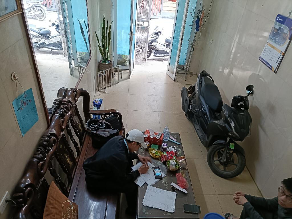 Bán nhà Định Công - diện tích 31,6m2 4 tầng - nhà mặt ngõ chợ - giá 5,3 tỷ