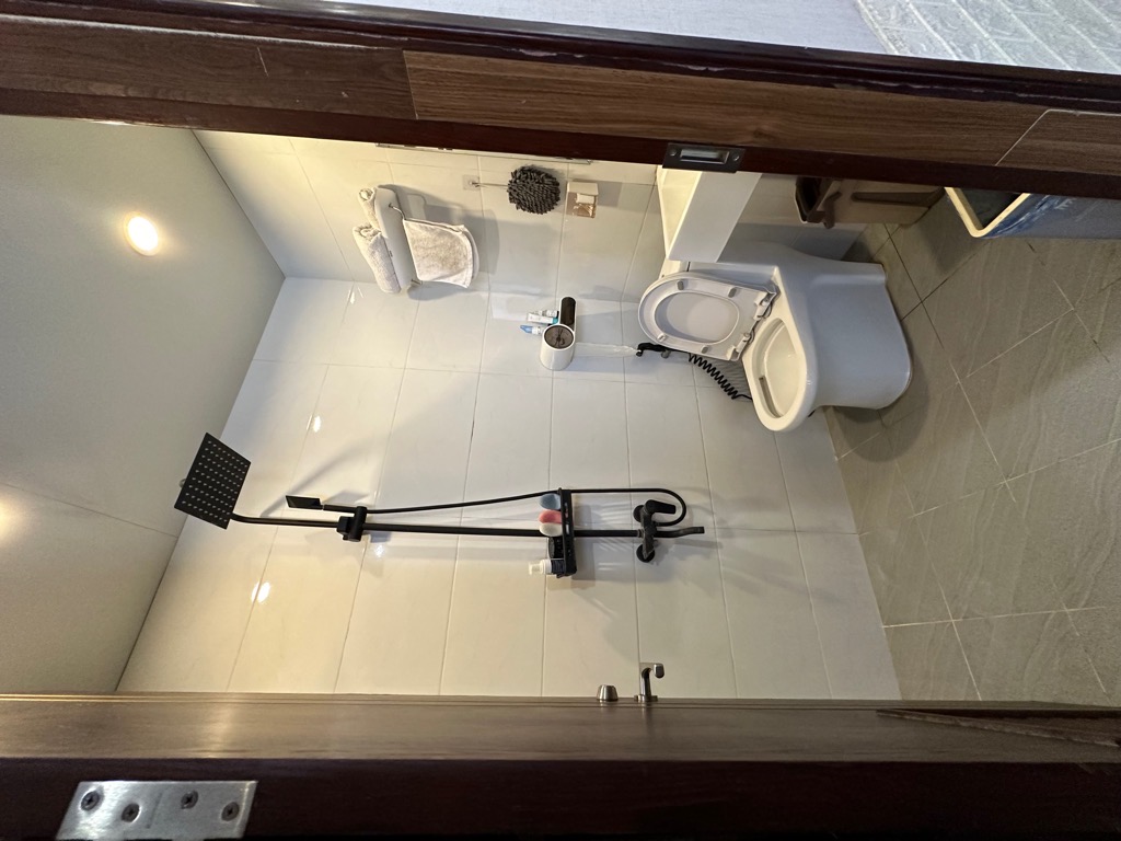 Bán nhà Mai Hắc Đế - diện tích 47m2 3 tầng - nhà trong ngõ, cách mặt phố 3 bước chân - giá 7 tỷ