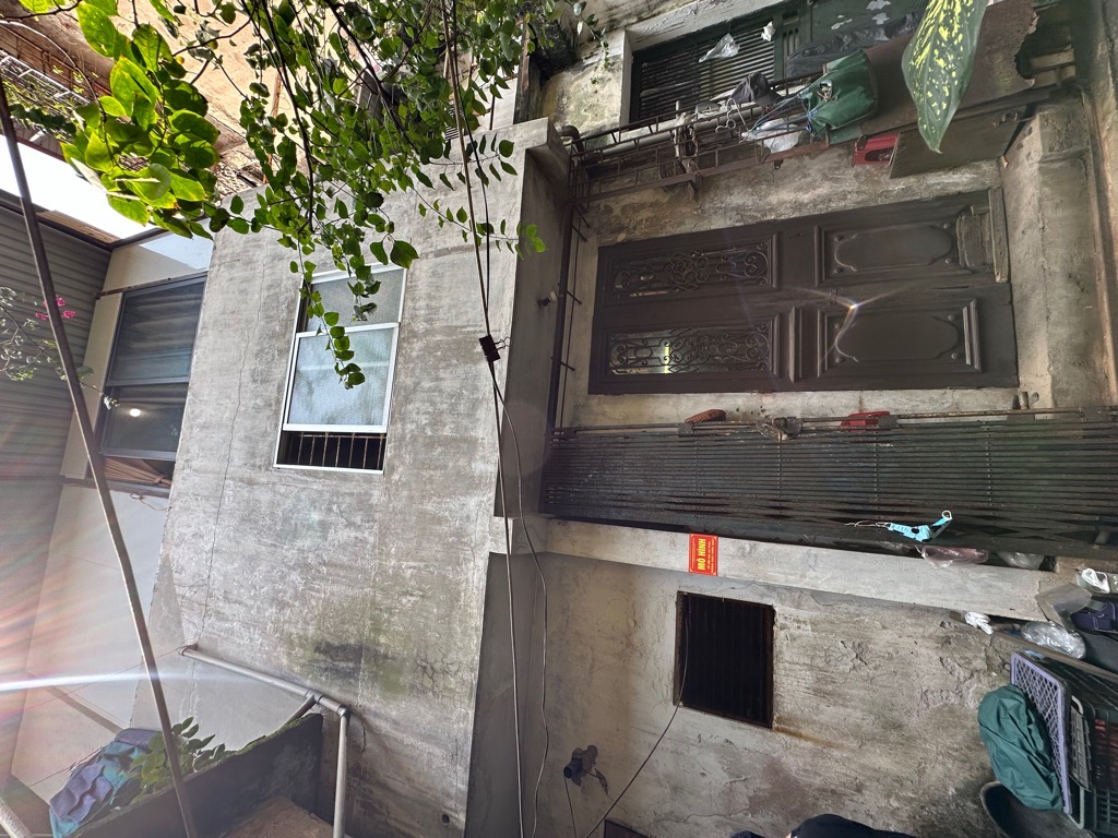 Bán nhà Mai Hắc Đế - diện tích 47m2 3 tầng - nhà trong ngõ, cách mặt phố 3 bước chân - giá 7 tỷ