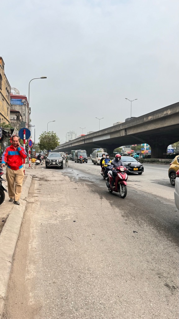 Bán nhà Nguyễn Xiển - diện tích 39m2 1 tầng - Nhà mặt phố, vỉa hè đá bóng - giá 20 tỷ