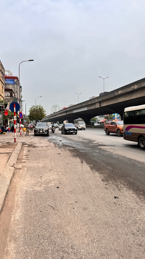 Bán nhà Nguyễn Xiển - diện tích 39m2 1 tầng - Nhà mặt phố, vỉa hè đá bóng - giá 20 tỷ