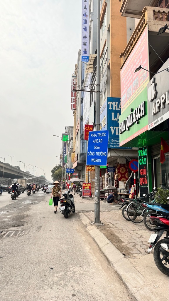 Bán nhà Nguyễn Xiển - diện tích 39m2 1 tầng - Nhà mặt phố, vỉa hè đá bóng - giá 20 tỷ