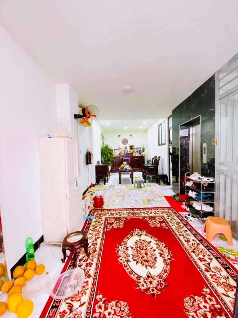 Bán nhà Nguyễn Trãi - diện tích 117m2 5 tầng - Mặt phố, lô góc kinh doanh - giá 17 tỷ