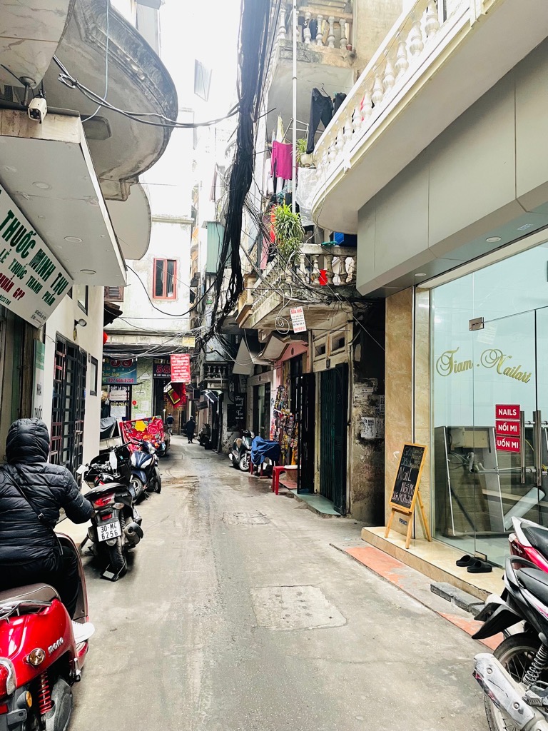 Bán nhà Văn Hương - diện tích 70m2 4 tầng - vị trí đẹp, kinh doanh tấp nập - giá 14 tỷ