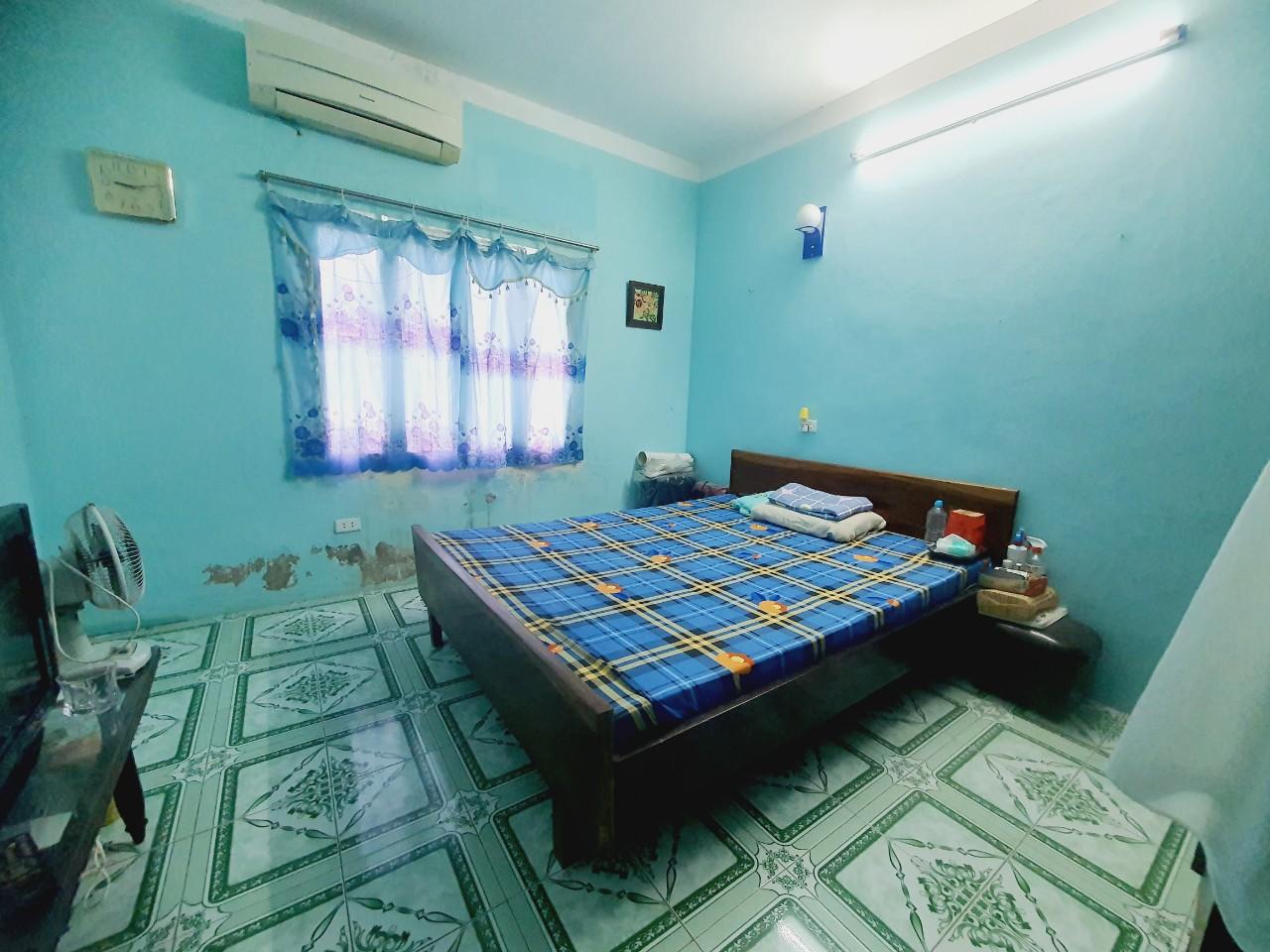 Bán nhà Trần Hữu Tước - diện tích 68m2 3 tầng - ô tô đỗ cửa - giá 12,5 tỷ