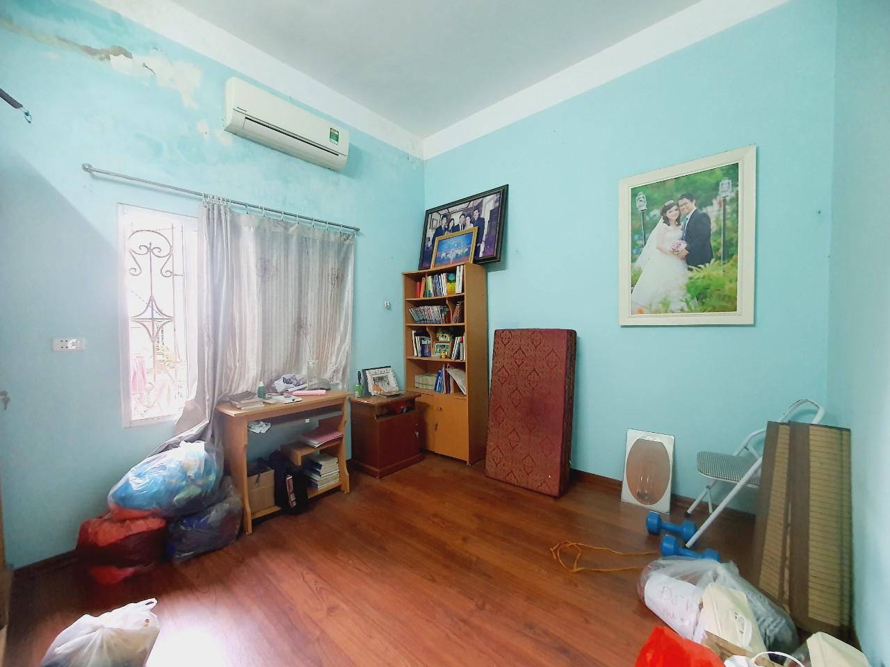 Bán nhà Trần Hữu Tước - diện tích 68m2 3 tầng - ô tô đỗ cửa - giá 12,5 tỷ