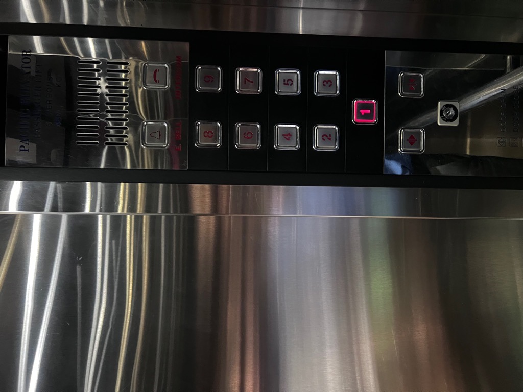 Bán nhà Phương Mai - diện tích 43m2 10 tầng - Lô góc, khách sạn 3 sao - giá 24,5 tỷ