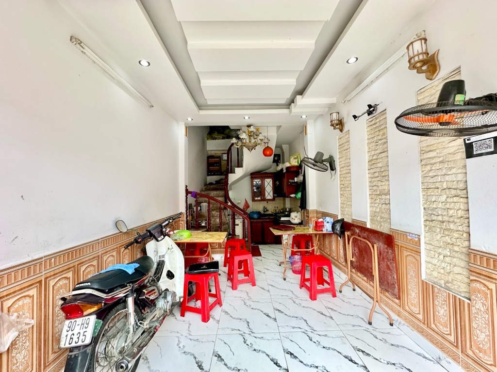 Bán nhà Thanh Lân - diện tích 20m2 4 tầng - MẶT PHỐ KINH DOANH SẦM UẤT - giá 4,5 tỷ