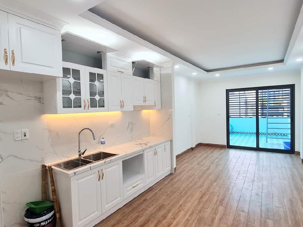 Bán nhà Trương Định - diện tích 43.1m2 6 tầng - Thang máy, vỉa hè rộng - giá 20 tỷ