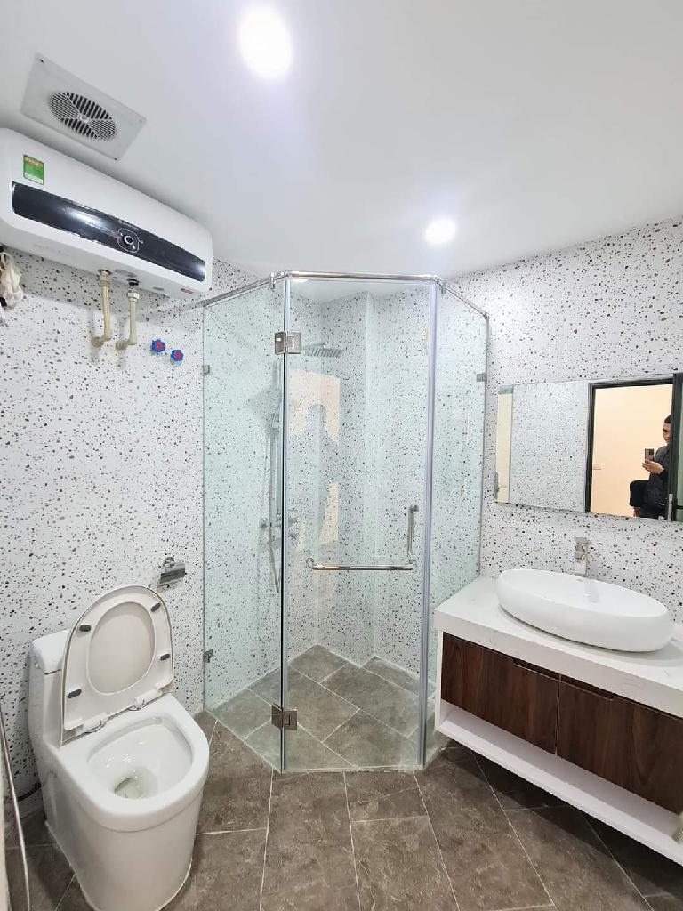 Bán nhà Trương Định - diện tích 43.1m2 6 tầng - Thang máy, vỉa hè rộng - giá 20 tỷ