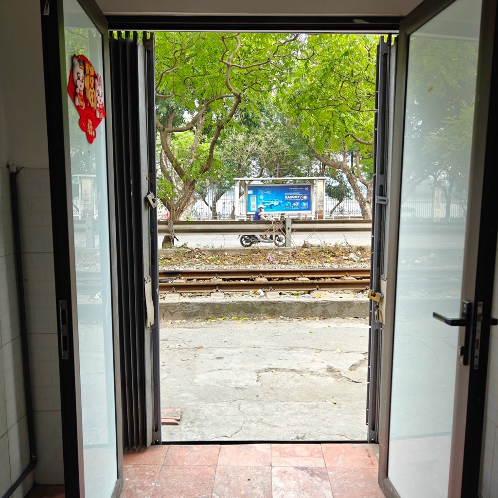 Bán nhà Lê Duẩn - diện tích 73m2 4 tầng - Mặt phố kinh doanh - giá 14 tỷ