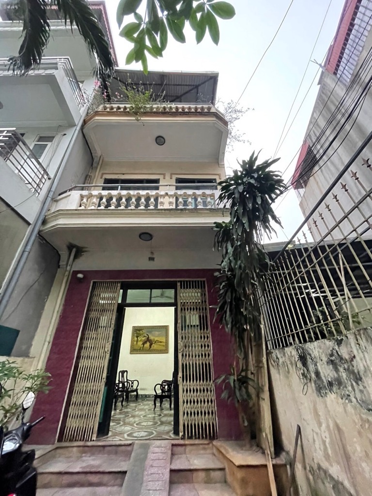 Bán nhà trong ngõ Nguyễn Văn Cừ 86m2 x 3 tầng, Q. Long Biên – Giá 17 tỷ