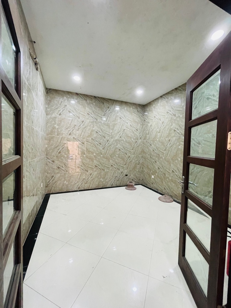 Bán nhà Trương Định - diện tích 66m2 7 tầng - Thang máy, ngõ ô tô tránh - giá 18 tỷ