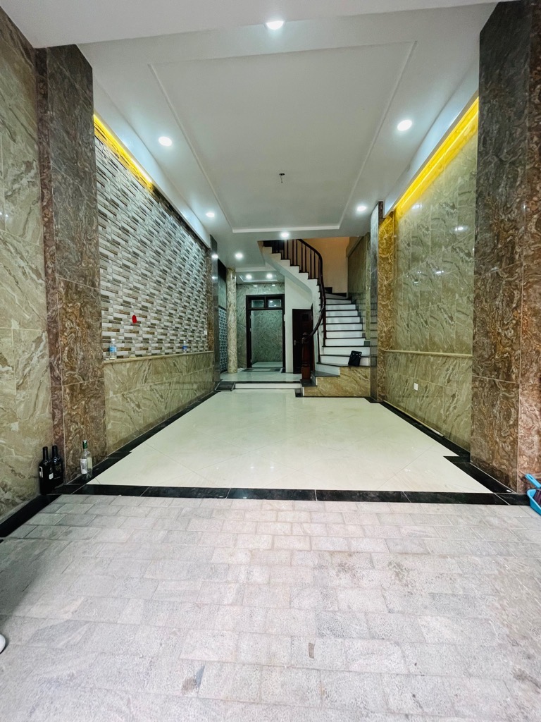 Bán nhà Trương Định - diện tích 66m2 7 tầng - Thang máy, ngõ ô tô tránh - giá 18 tỷ