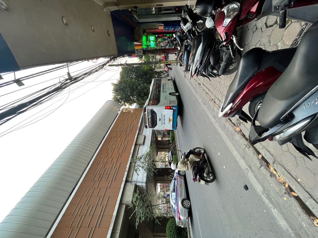 Bán nhà Láng - diện tích 33m2 3 tầng - MẶT PHỐ KINH DOANH - giá 16 tỷ