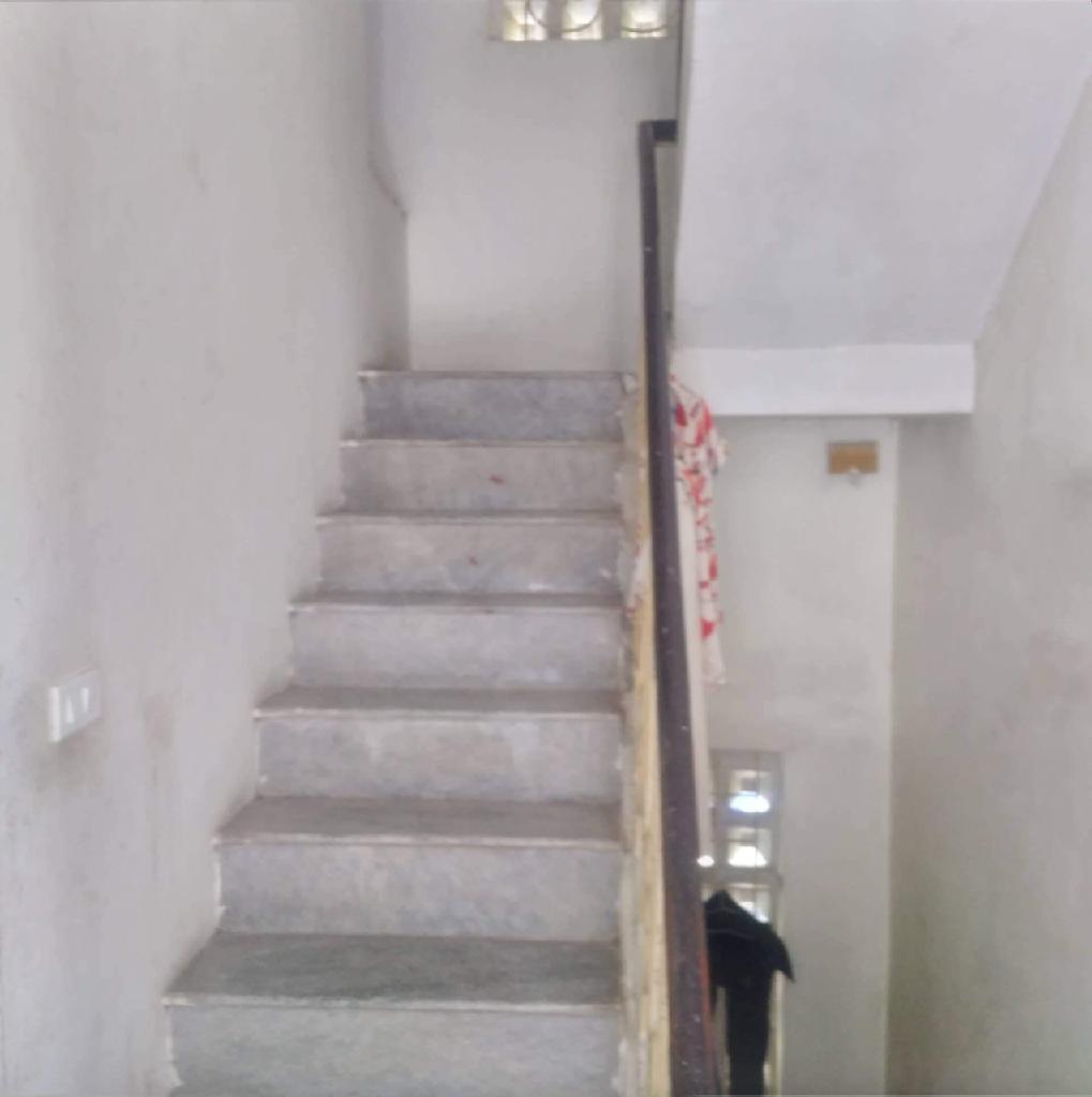 Bán nhà Chính Kinh - diện tích 90m2 2 tầng - Nhà chưa cấp sổ, có thể làm được sổ - giá 9,6 tỷ